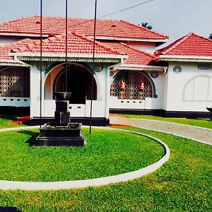 3* Hotel Walawwa Dutch House