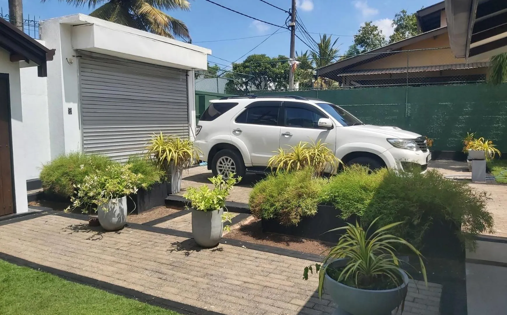 Grey Line Villa Ja-Ela